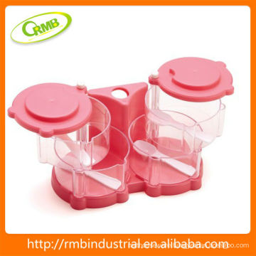 small condiment containers